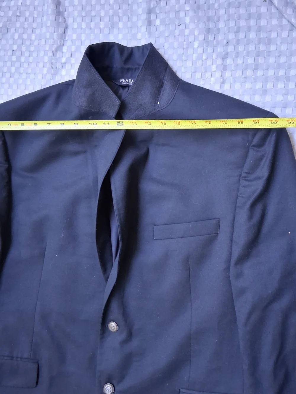 Classic VTG Men's Black Blazer - Jos.A.Banks  (Two-Button)size 44R
